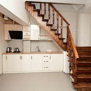 https://freedom-square-apartment-tbilisi-0105-2.alltbilisihotels.com